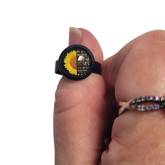 Stylish Black Sunflower Ring Handmade NWT - Picture 3 of 16